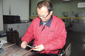 扎在實驗室研發(fā)銅合金精品  朱國俊是科班出身，在他和他的團(tuán)隊努力下，公司產(chǎn)品占據(jù)越來越多的市場份額