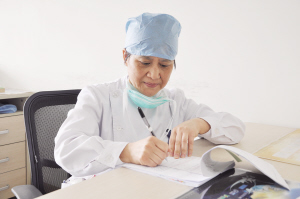 “五心服務(wù)”成就“五星護(hù)士”