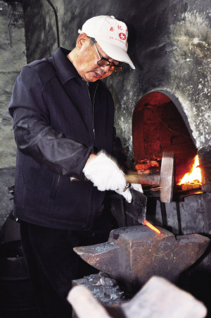 紅紅火火打鐵人