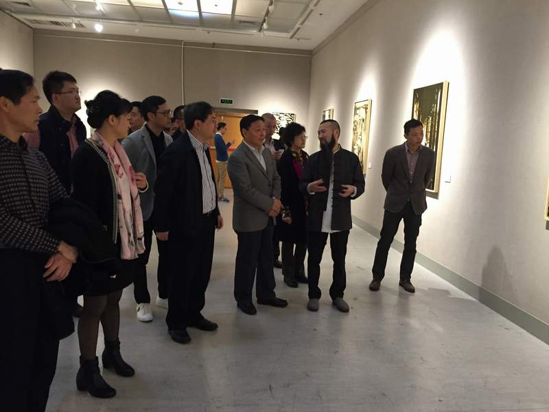 太倉(cāng)民革黨員張志強(qiáng)“漆語(yǔ)江南”漆畫(huà)展在廈門(mén)開(kāi)幕