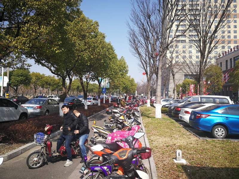 人才“擠擠”——太倉市2018春季招聘會(huì)線下招聘會(huì)圓滿落幕