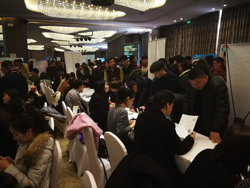 人才“擠擠”——太倉市2018春季招聘會(huì)線下招聘會(huì)圓滿落幕