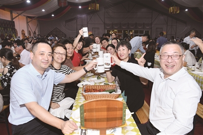 2021“夜太美”暨第十六屆太倉啤酒節(jié)開幕式舉行營造更濃厚德式生活場景